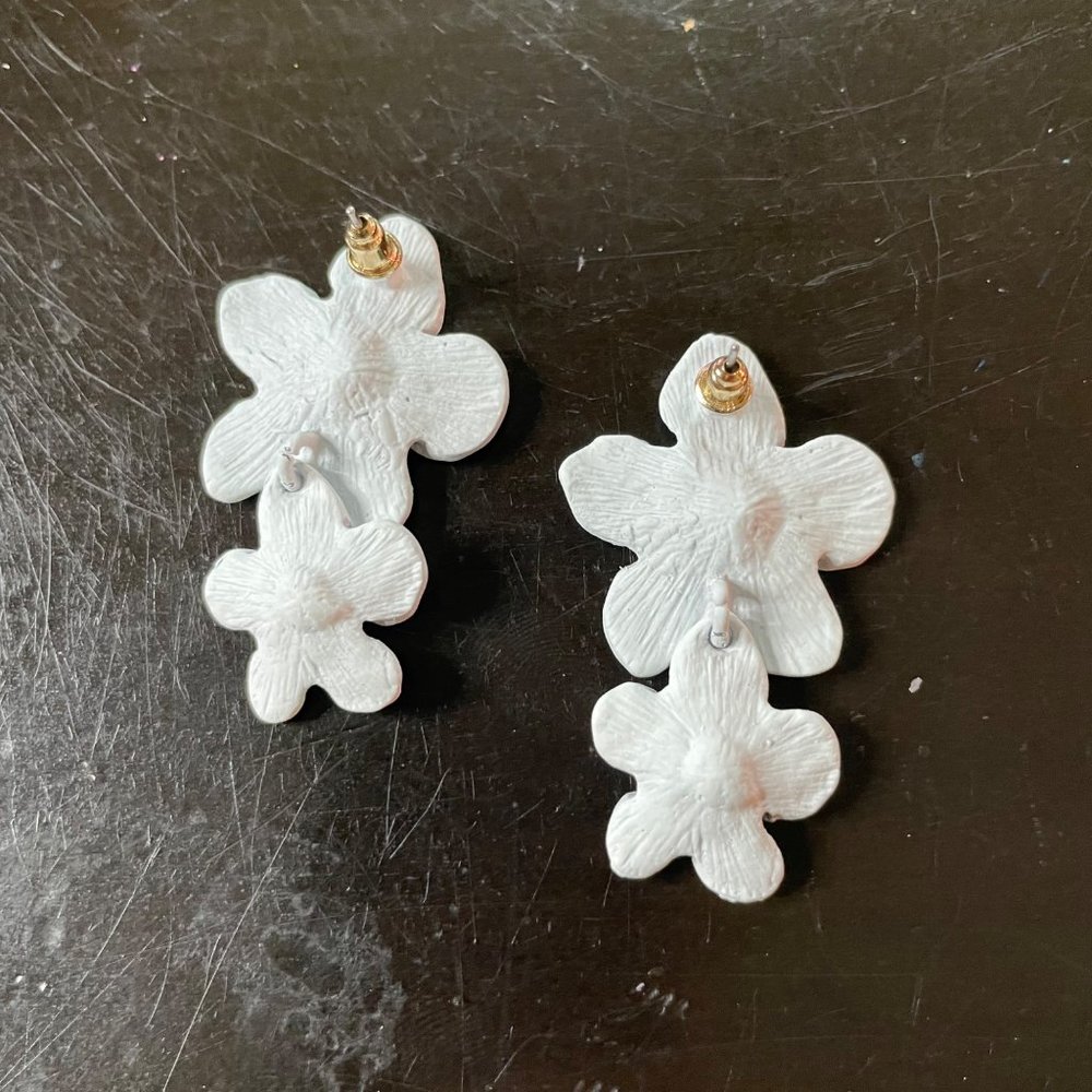 Boho Plumeria Flower Aloha Dangle Drop Statement Earrings White I - Picture 4 of 11